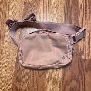 Lululemon Everywhere Belt Bag 1L (crossbody)
